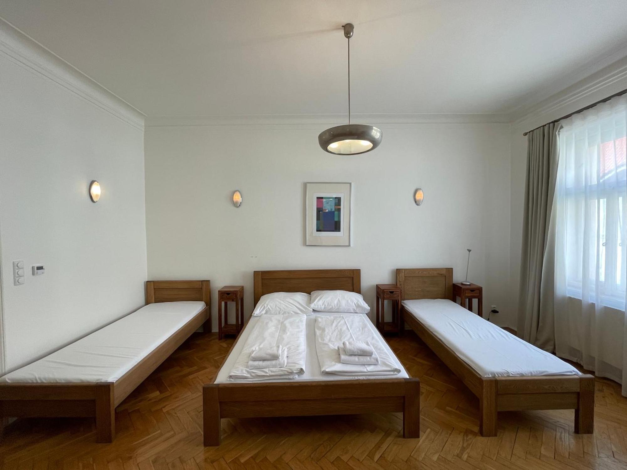 Charles Bridge Premium Residence Praha Bagian luar foto