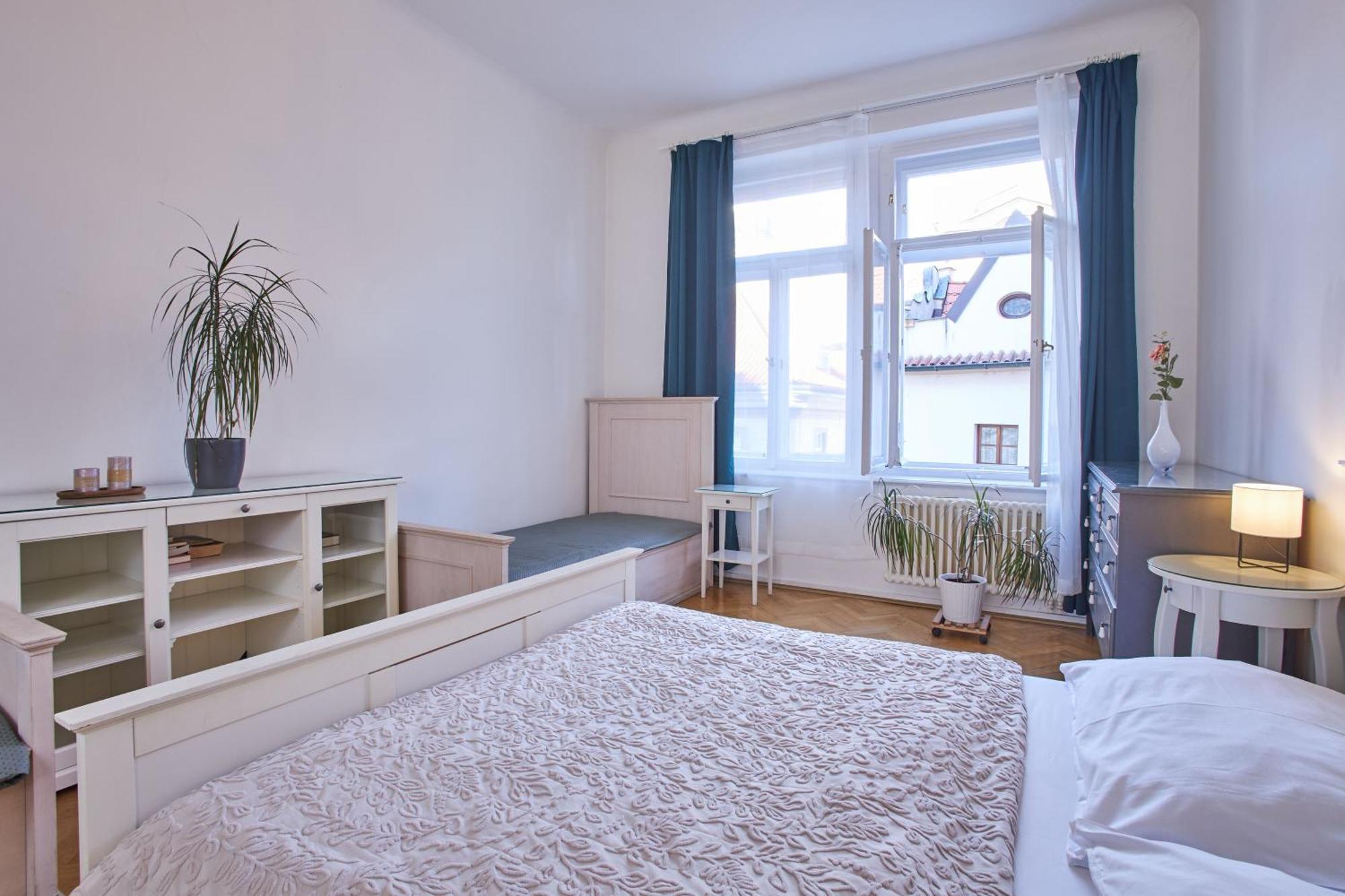 Charles Bridge Premium Residence Praha Bagian luar foto