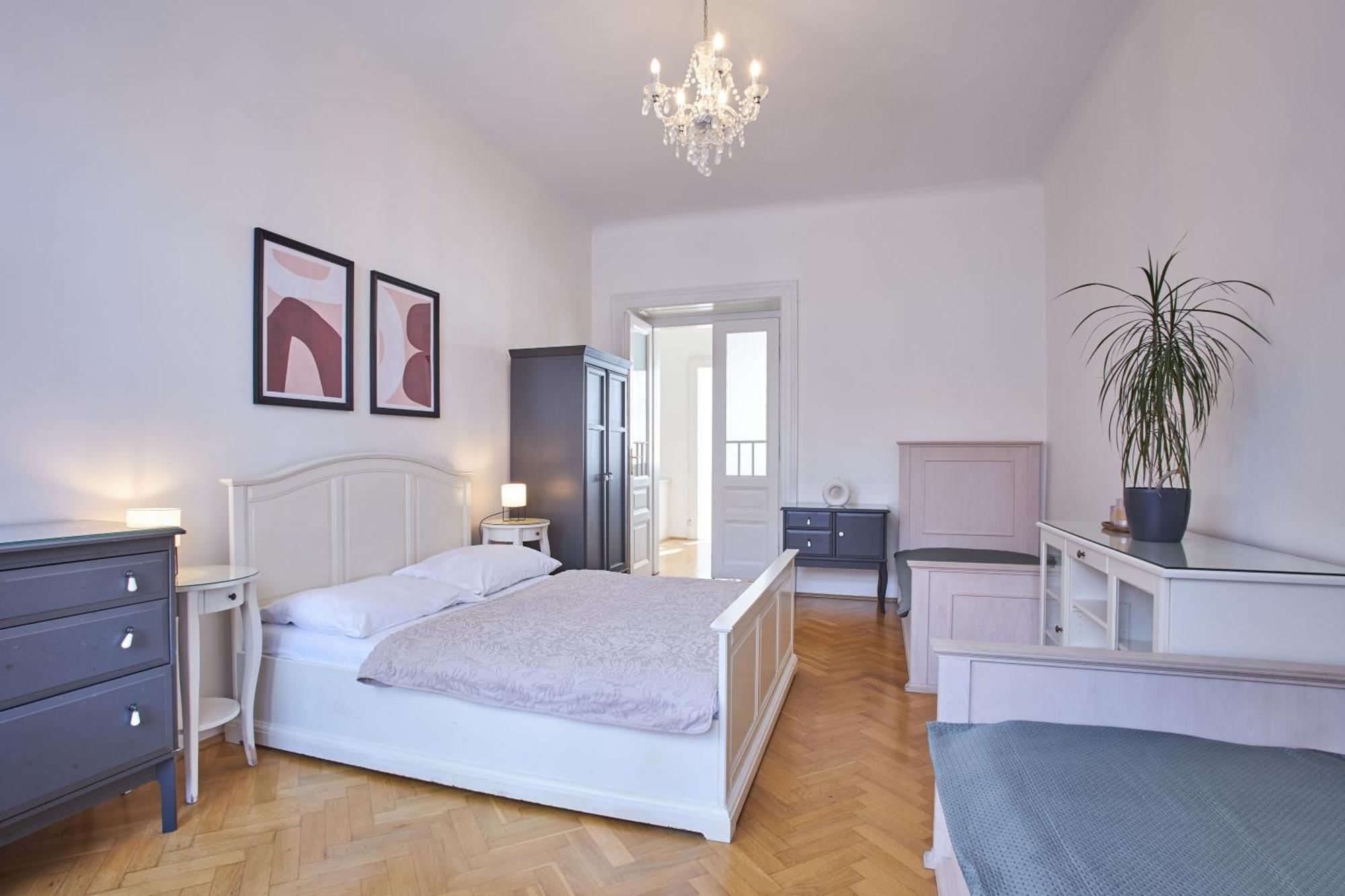 Charles Bridge Premium Residence Praha Bagian luar foto