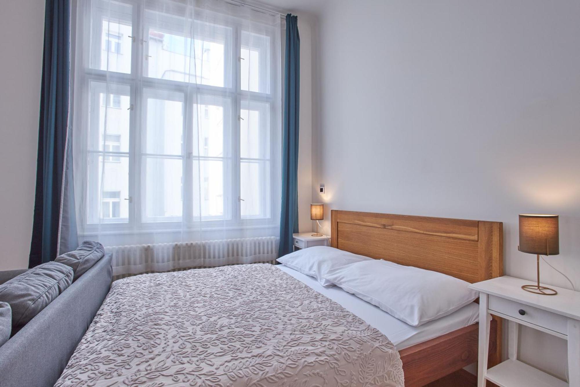 Charles Bridge Premium Residence Praha Bagian luar foto