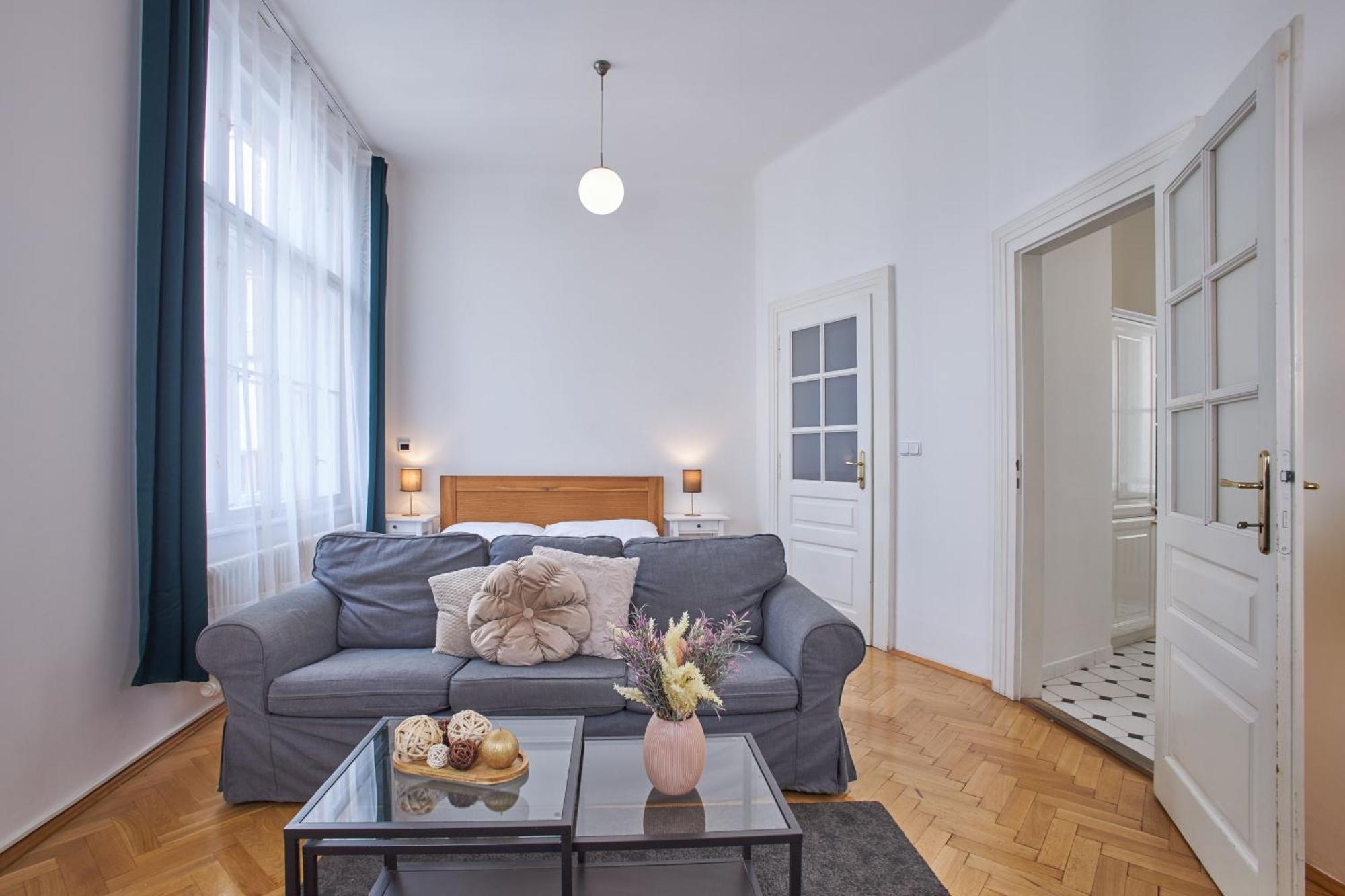 Charles Bridge Premium Residence Praha Bagian luar foto