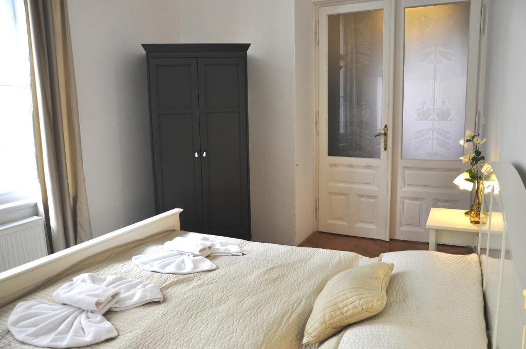 Charles Bridge Premium Residence Praha Ruang foto