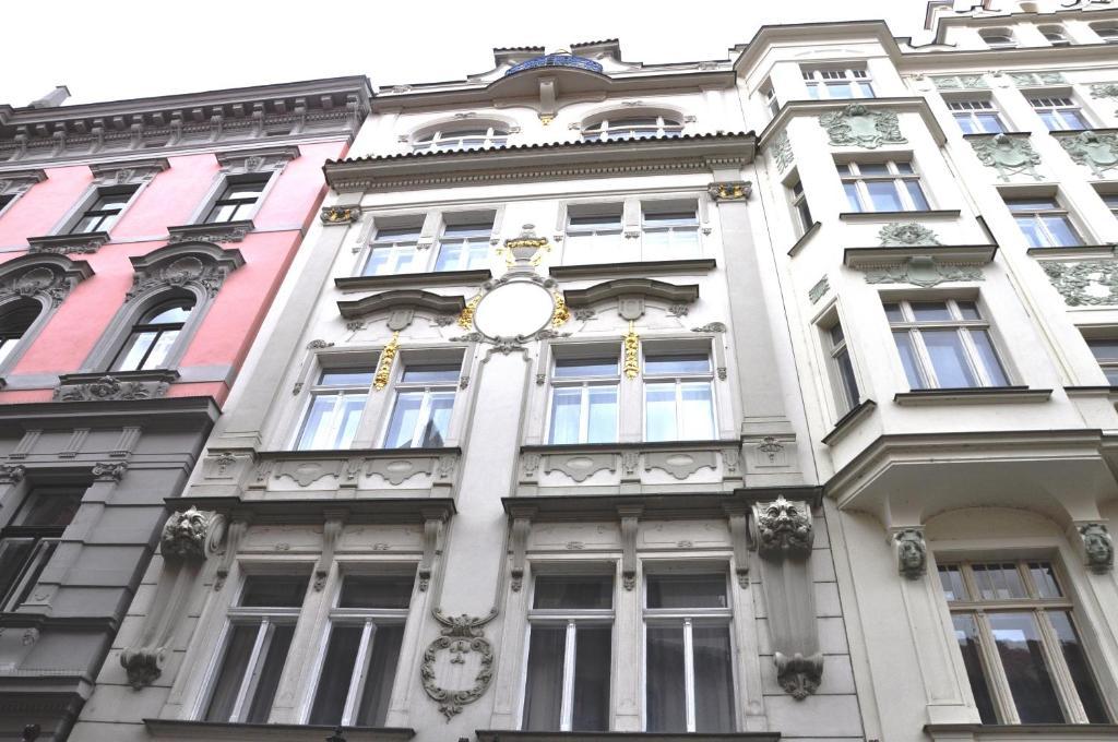Charles Bridge Premium Residence Praha Bagian luar foto